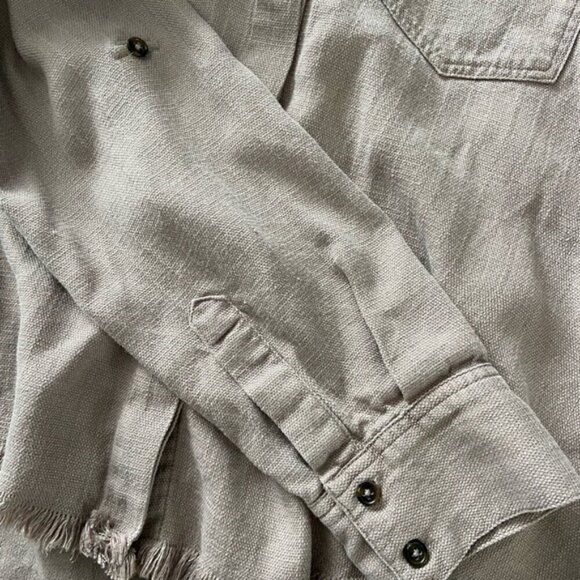 Velvet Heart Grey/Brown Button-Up Shirt with Frayed Hem Women’s Size Medium - Picture 5 of 7